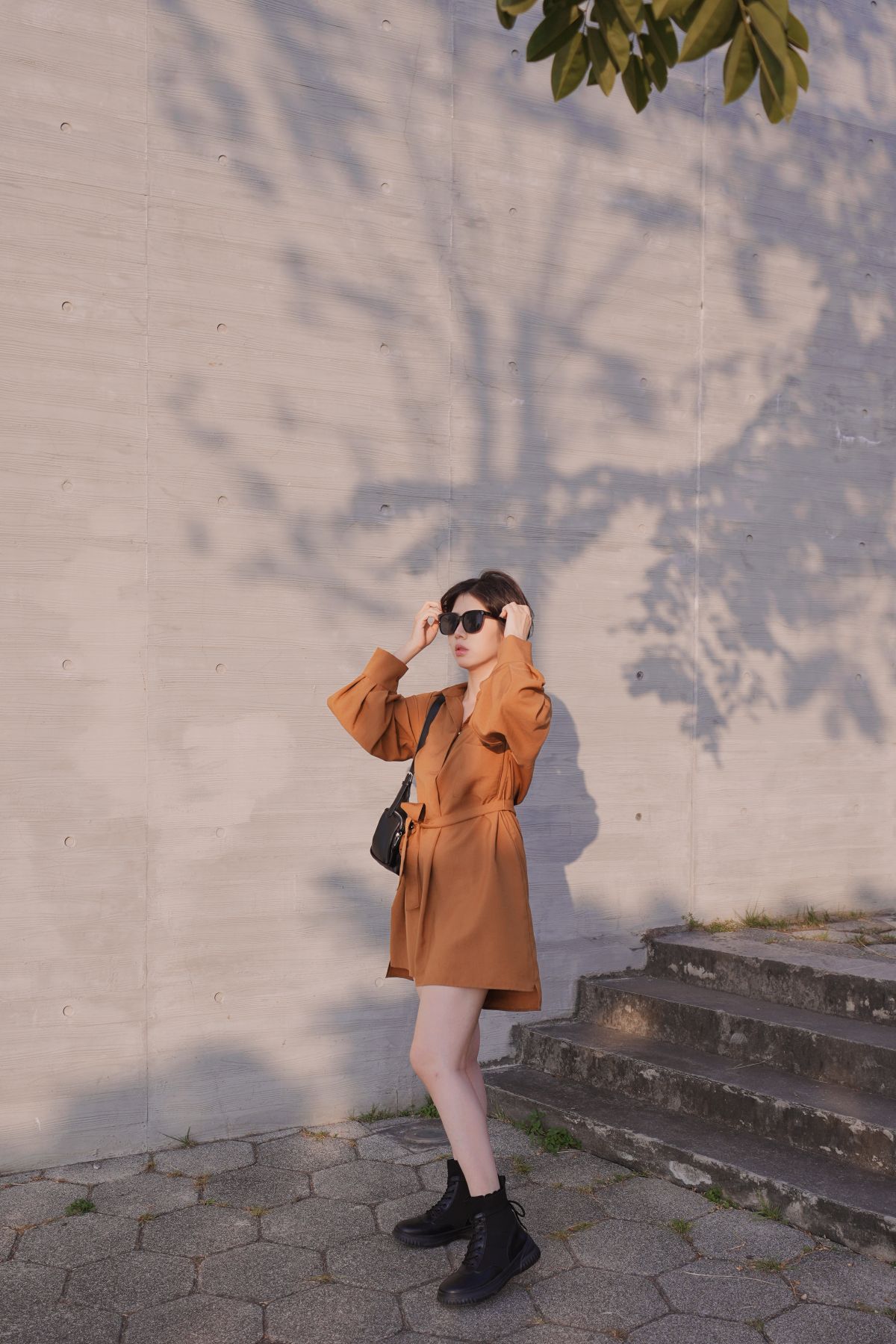 增高+顯瘦+百搭!SANLY JOY 克洛伊厚底真皮短靴穿出秋冬逆襲穿搭力 - 第10張圖