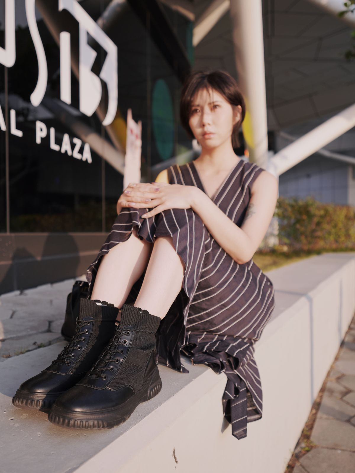 增高+顯瘦+百搭!SANLY JOY 克洛伊厚底真皮短靴穿出秋冬逆襲穿搭力 - 第7張圖