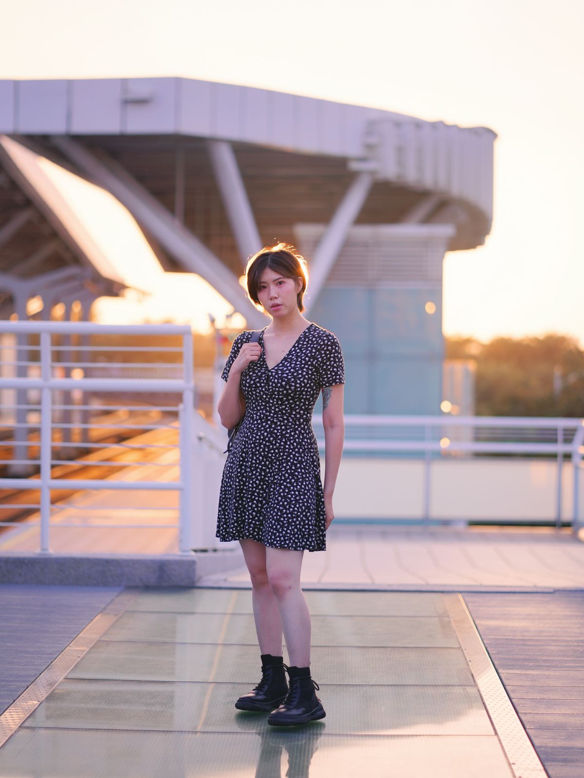 增高+顯瘦+百搭!SANLY JOY 克洛伊厚底真皮短靴穿出秋冬逆襲穿搭力 - 第12張圖