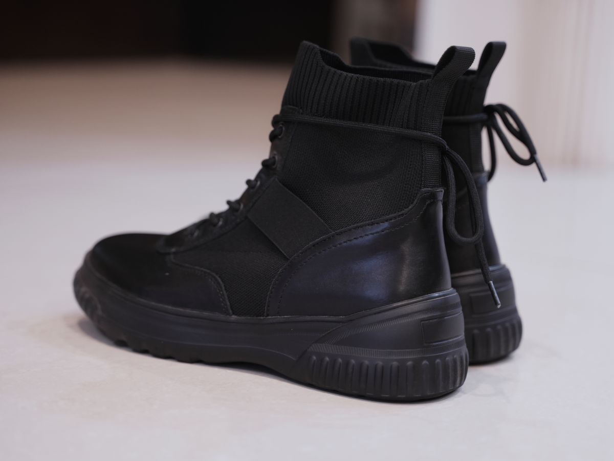 增高+顯瘦+百搭!SANLY JOY 克洛伊厚底真皮短靴穿出秋冬逆襲穿搭力 - 第3張圖