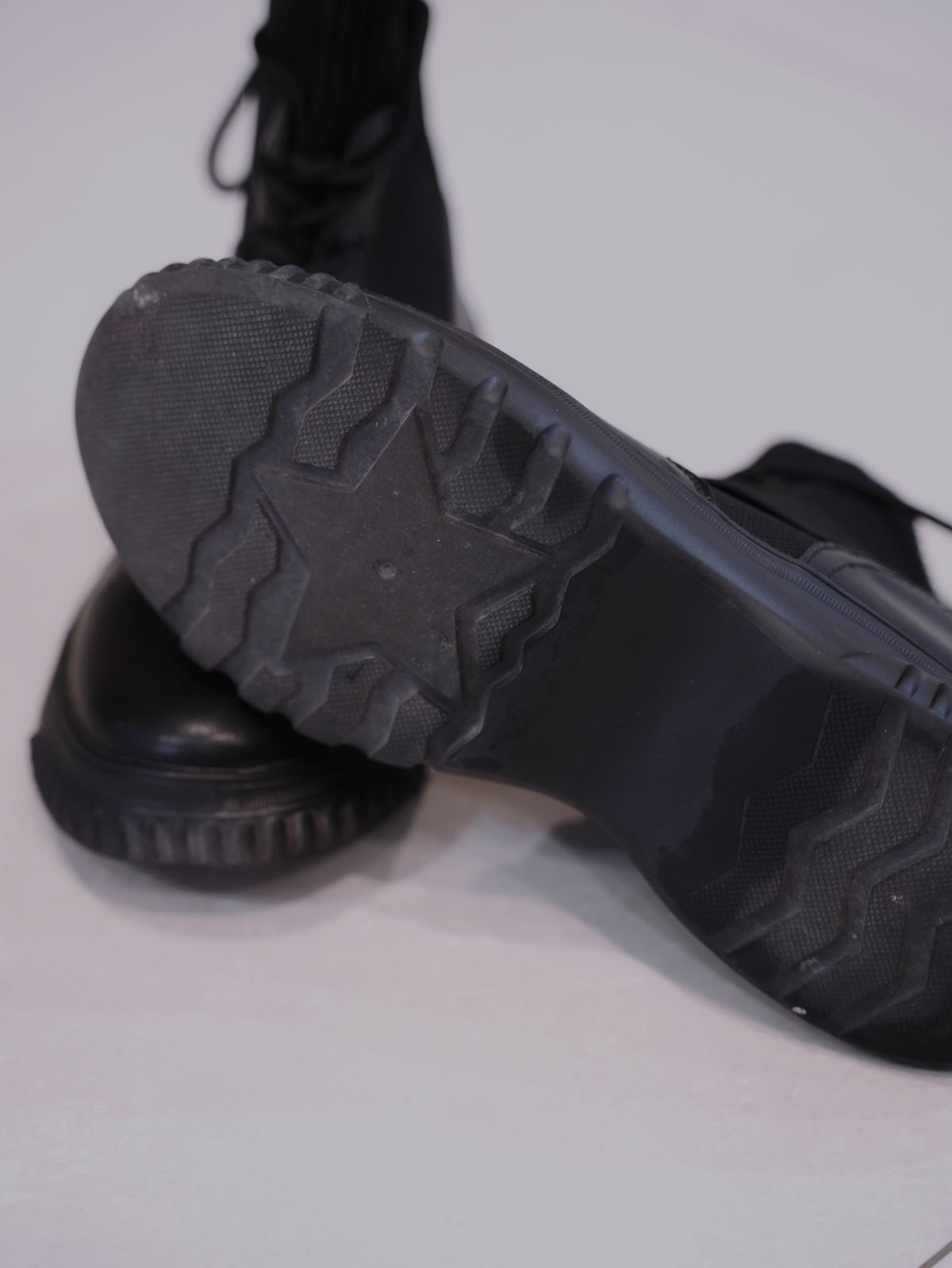 增高+顯瘦+百搭!SANLY JOY 克洛伊厚底真皮短靴穿出秋冬逆襲穿搭力 - 第6張圖