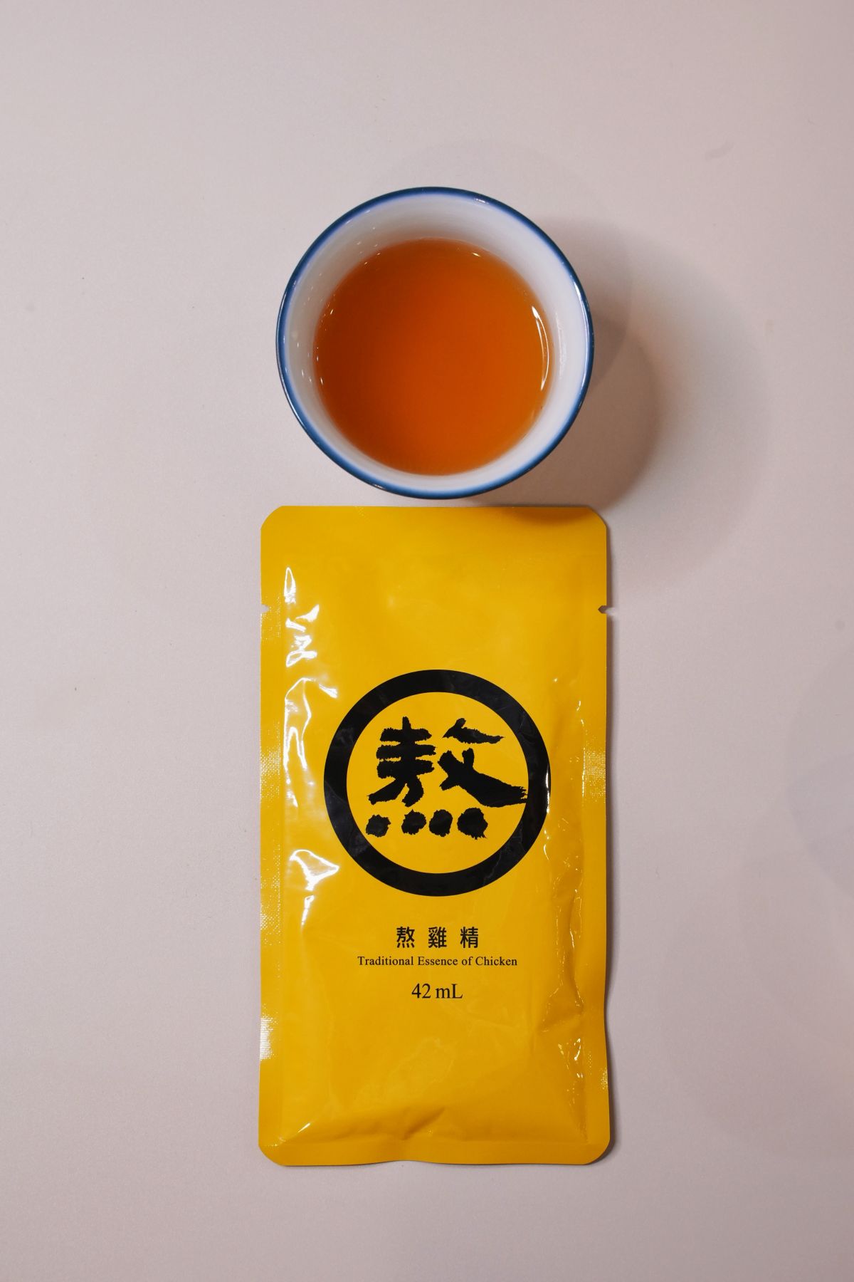 抗疲勞滴雞精推薦 芳茲、農純鄉、老協珍⋯六間熱門品牌比較，…認明小綠人標章與營養成分