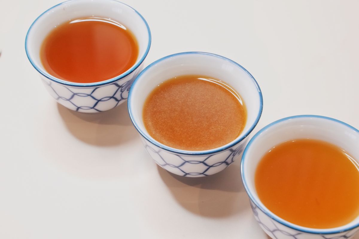 抗疲勞滴雞精推薦 芳茲、農純鄉、老協珍⋯六間熱門品牌比較，…認明小綠人標章與營養成分