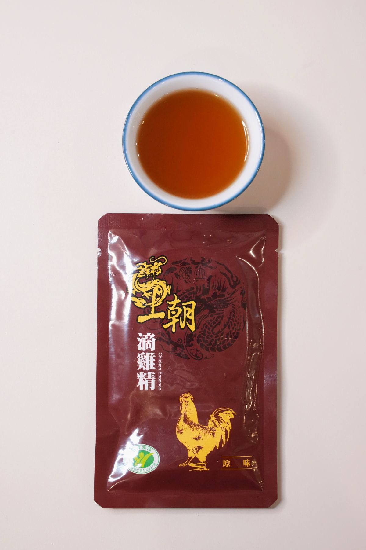 抗疲勞滴雞精推薦 芳茲、農純鄉、老協珍⋯六間熱門品牌比較，…認明小綠人標章與營養成分