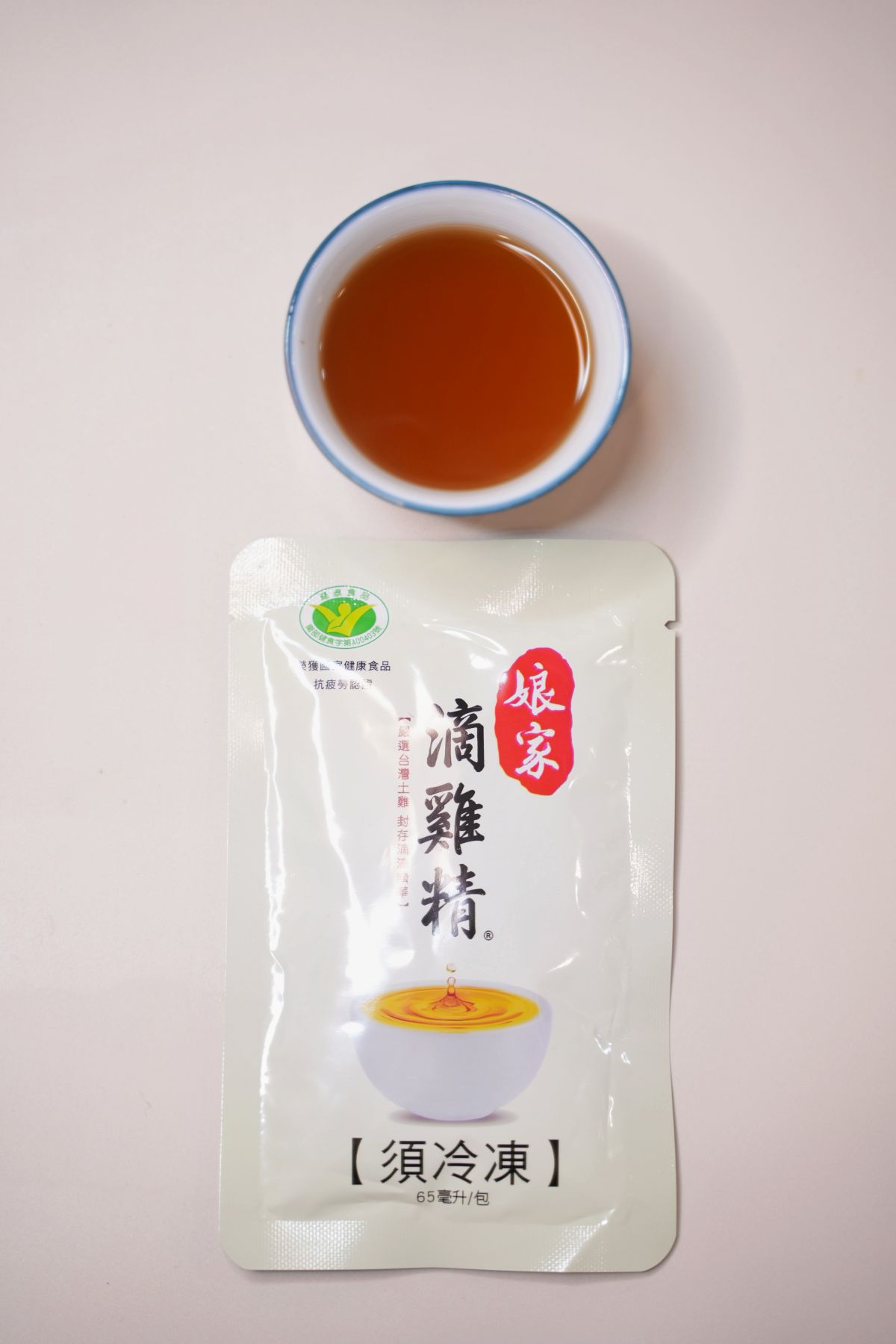 抗疲勞滴雞精推薦 芳茲、農純鄉、老協珍⋯六間熱門品牌比較，…認明小綠人標章與營養成分