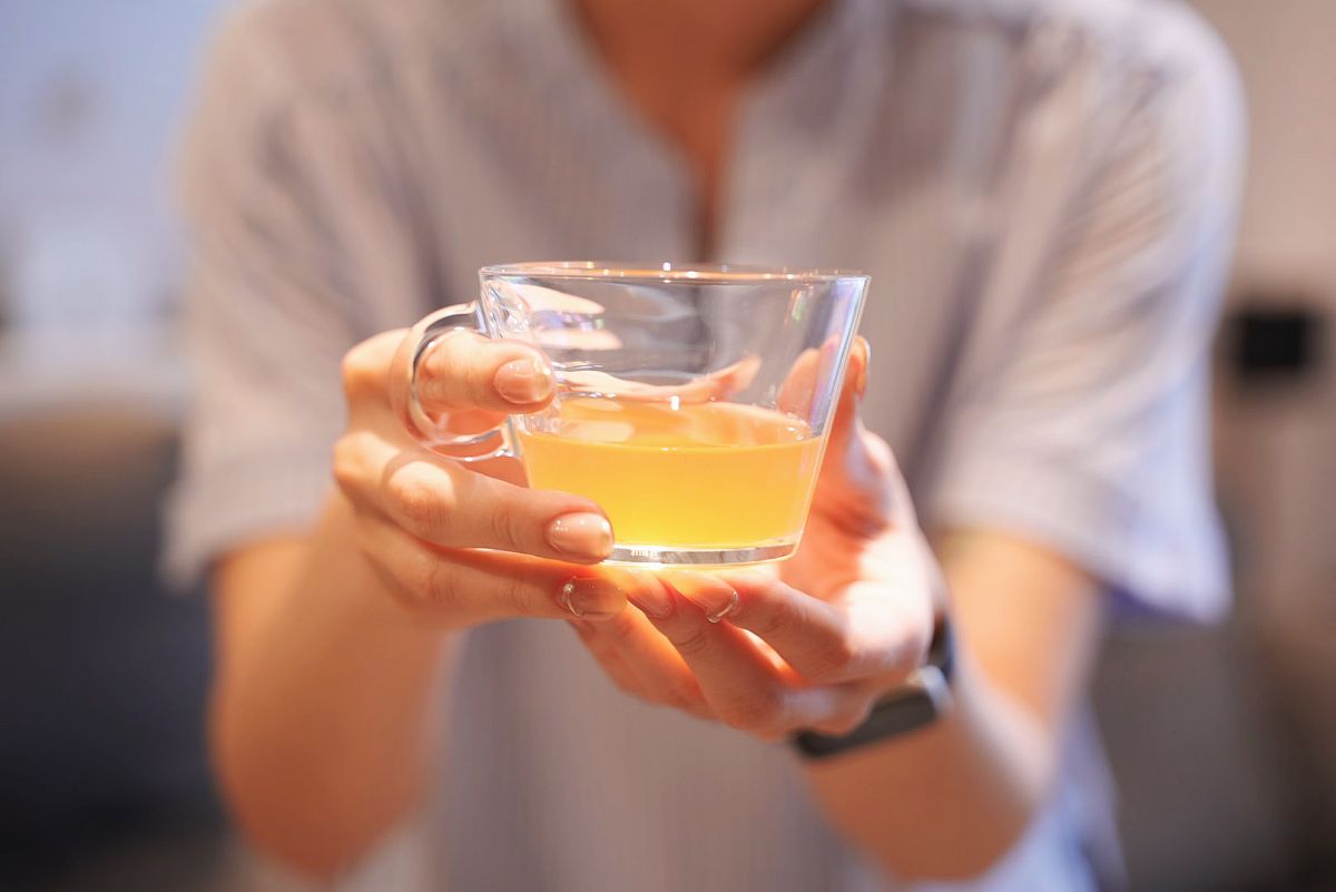 抗疲勞滴雞精推薦 芳茲、農純鄉、老協珍⋯六間熱門品牌比較，…認明小綠人標章與營養成分